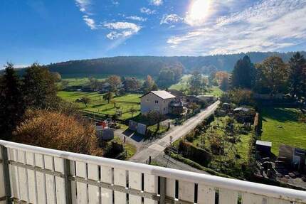 Helle 3 Zimmerwohnung mit Blick ins 