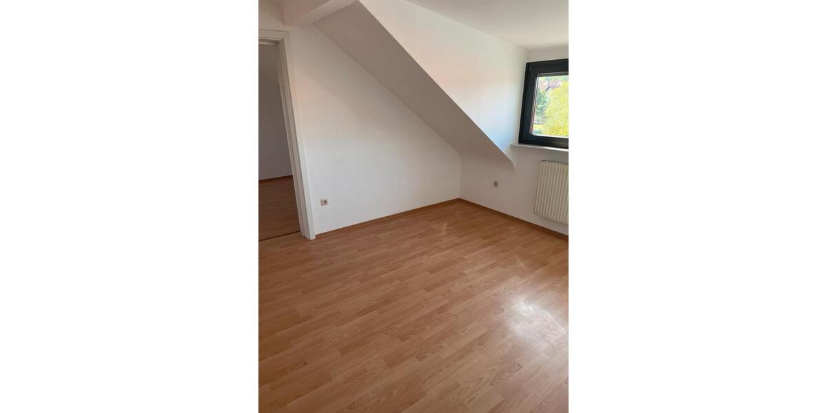 Dachgeschoßwohnung Allersberg Eismannsdorf - 3 Zimmer, 88 m&sup2;, 600&euro; | Angebot:25933611