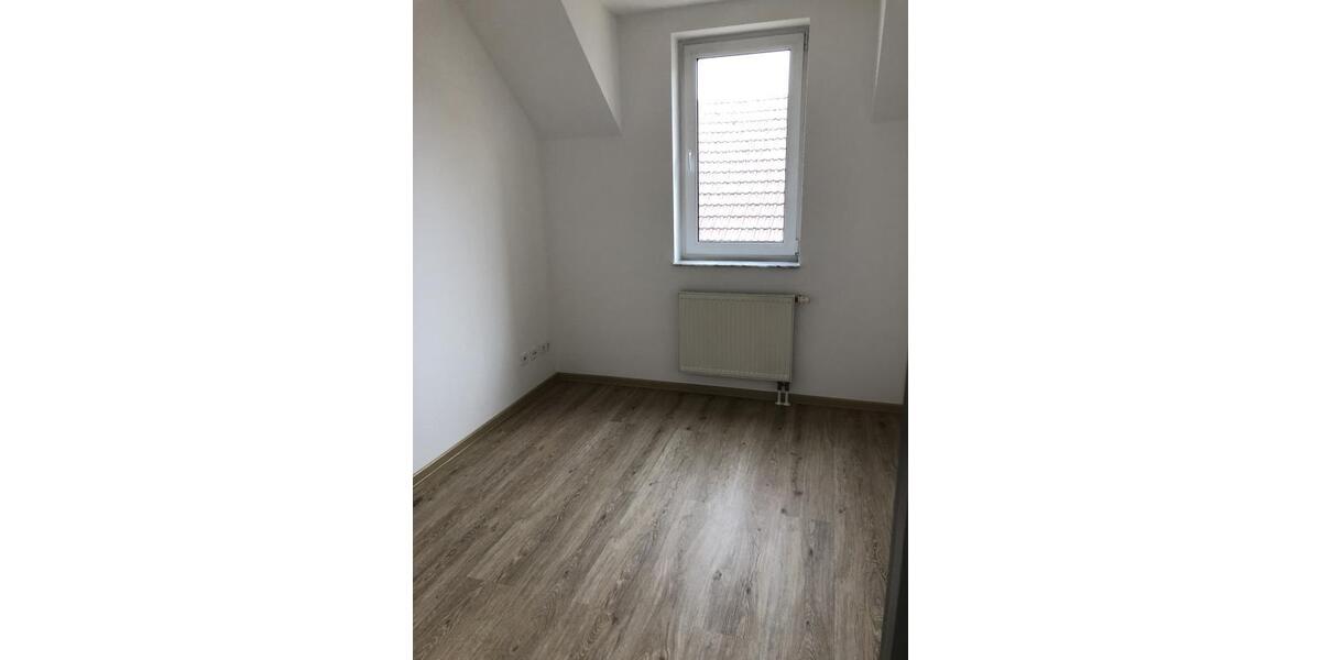 Etagenwohnung Mittweida - 5 Zimmer, 112 m&sup2;, 950&euro; | Angebot:25960902