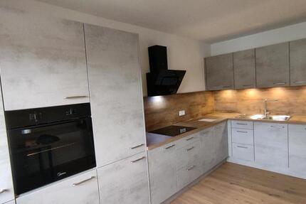 Renovierte 2-Zimmer-Wohnung mit EBK und Balkon zimmer