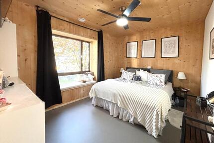 Stilvoll wohnen: Moderne 3,5-Zimmer-Maisonette mit Balkon und Stellplatz 3 zimmer