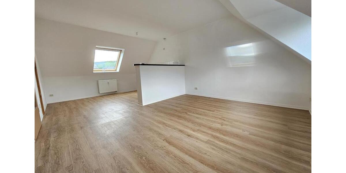 Dachgeschoßwohnung Eibenstock - 3 Zimmer, 74 m&sup2;, 406&euro; | Angebot:25084328