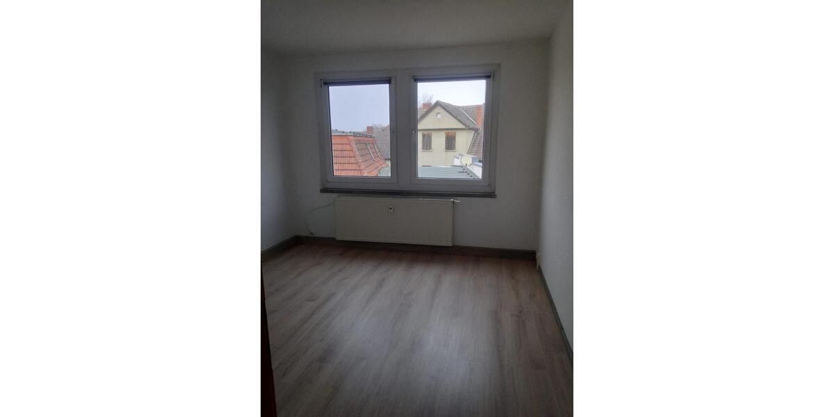 Etagenwohnung Köthen (Anhalt) - 4 Zimmer, 74 m&sup2;, 450&euro; | Angebot:24816334