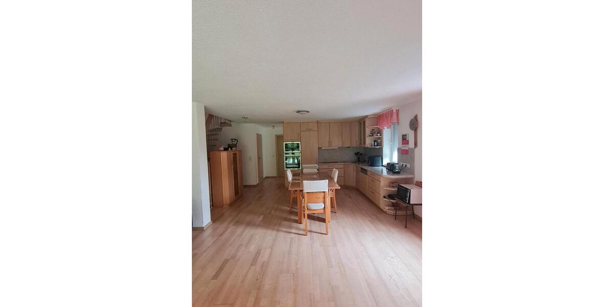 Wohnen auf Zeit Pforzheim Eutingen - 5 Zimmer, 184 m&sup2;, 600&euro; | Angebot:24743800