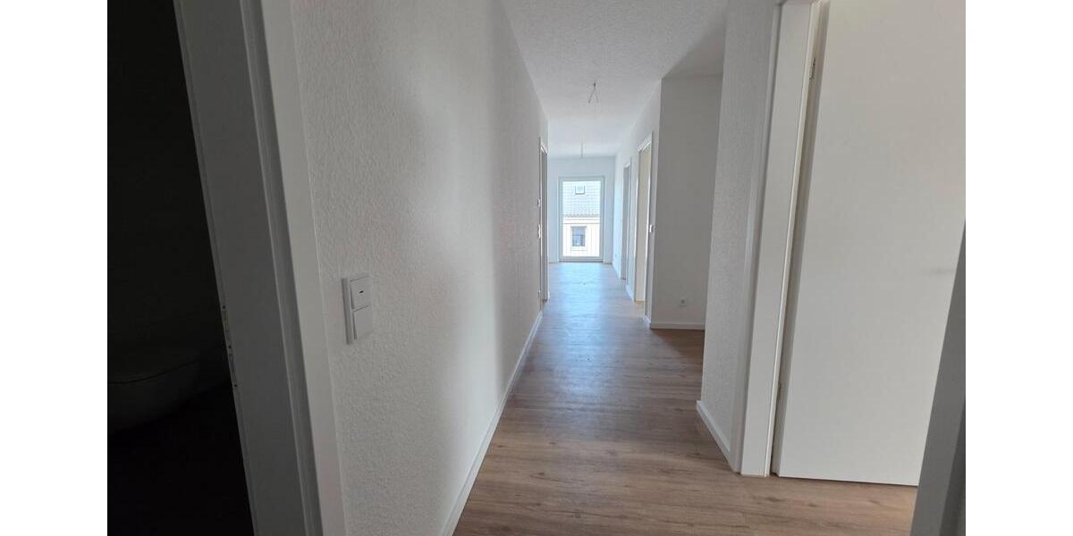 Etagenwohnung Nienburg (Weser) - 4 Zimmer, 136 m&sup2;, 1.680&euro; | Angebot:26236424