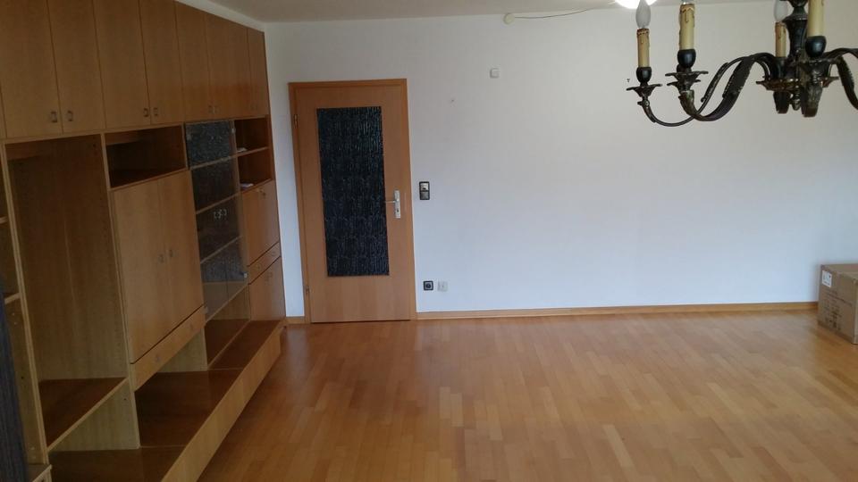 Erdgeschoßwohnung Völklingen - 2 Zimmer, 65 m&sup2;, 360&euro; | Angebot:25362964