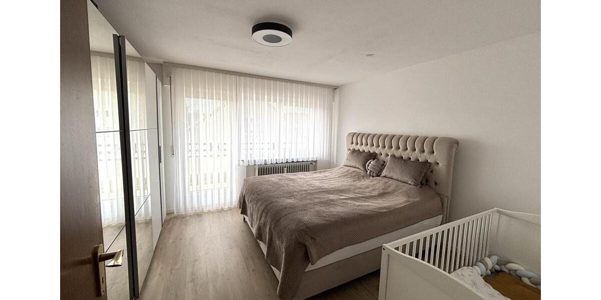 Lichtdurchflutete 4,5-Zimmer-Wohnung mit großzügigem Balkon und Einzelgarage 4.5 zimmer