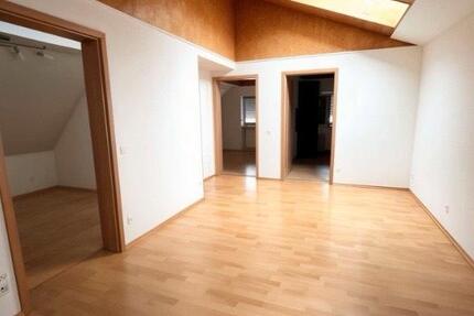 Wohnung Gründau - 3 Zimmer, 67 m&sup2;, 850&euro; | Angebot:25224575