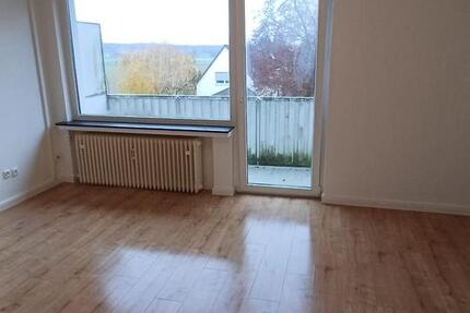 Schöne sanierte 1-Zimmer Wohnung mit Balkon in Ronnenberg zimmer