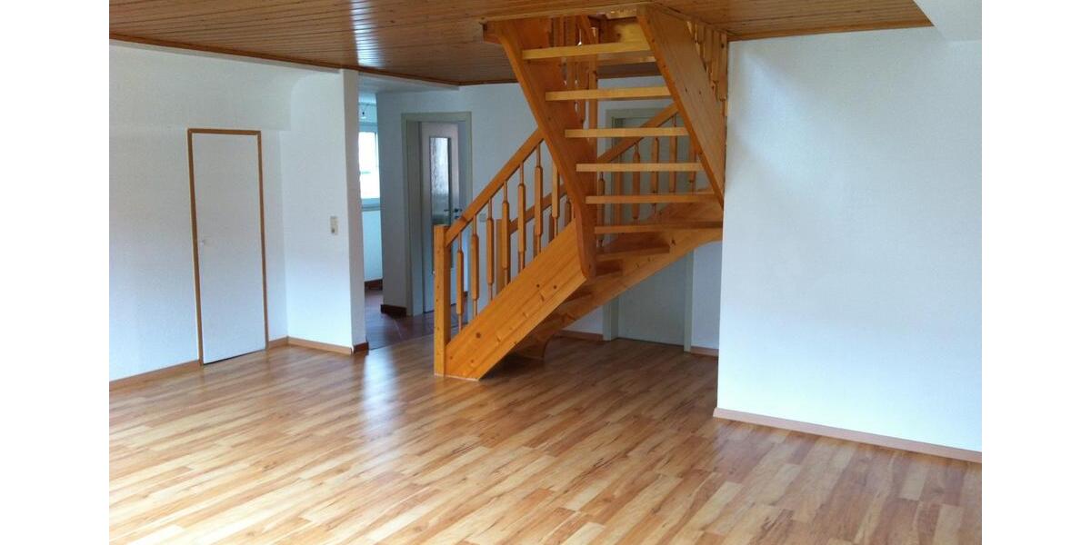 Schöne 3 Zimmer DG-Wohnung auf zwei Ebenen 3 zimmer