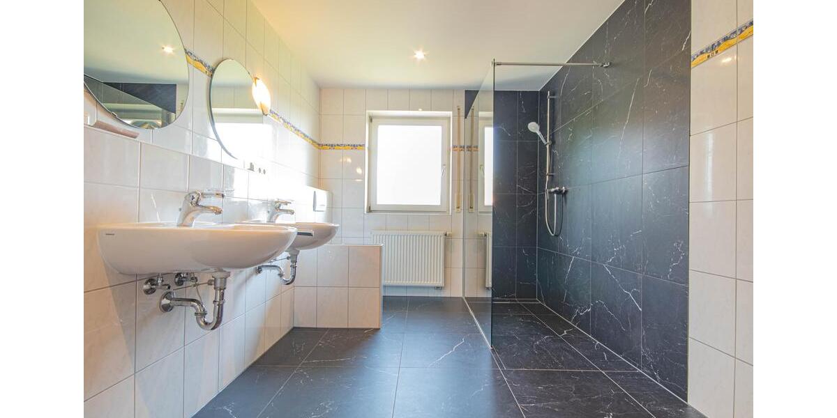 Dachgeschoßwohnung Waldshut-Tiengen Tiengen - 4.5 Zimmer, 110 m&sup2;, 750&euro; | Angebot:26630278
