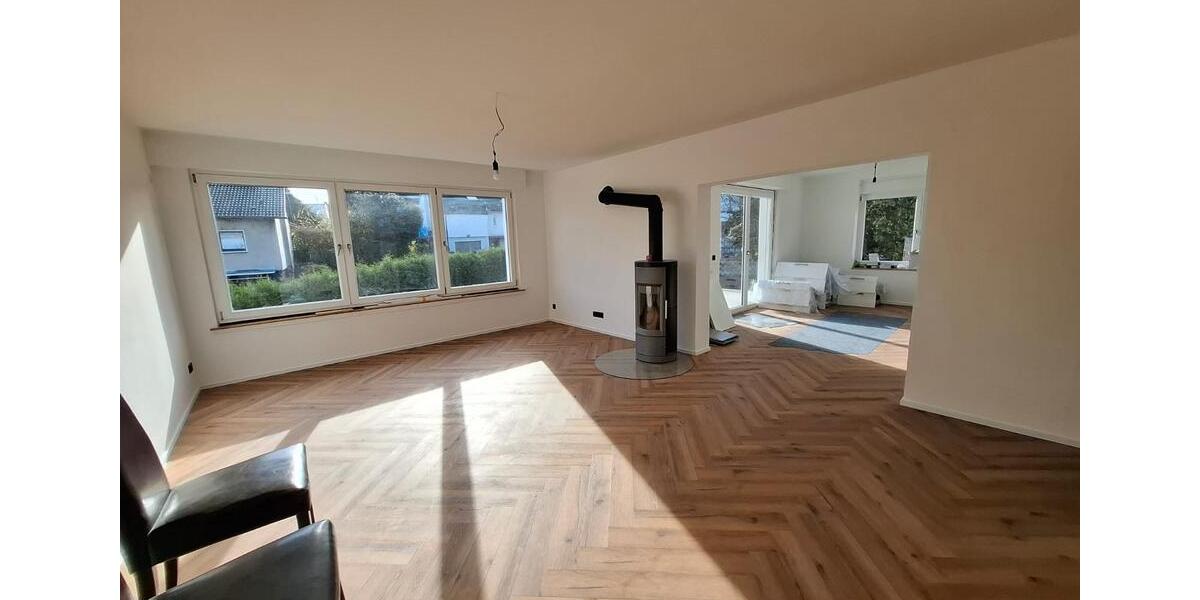 Erstbezug nach Kernsanierung: 5-Zimmer Wohnung mit Balkon 4 zimmer