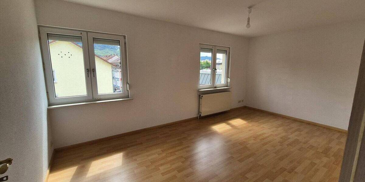 Etagenwohnung Bad Säckingen - 3 Zimmer, 113 m&sup2;, 1.220&euro; | Angebot:26203893