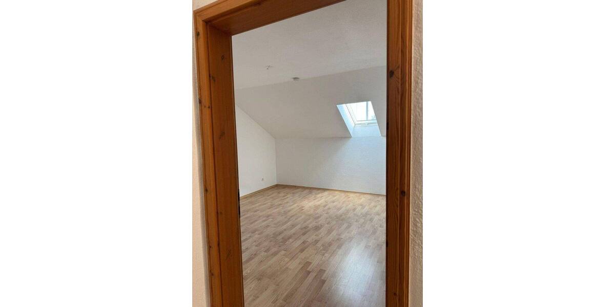 Etagenwohnung Königsdorf Osterhofen - 3 Zimmer, 80 m&sup2;, 950&euro; | Angebot:26791193