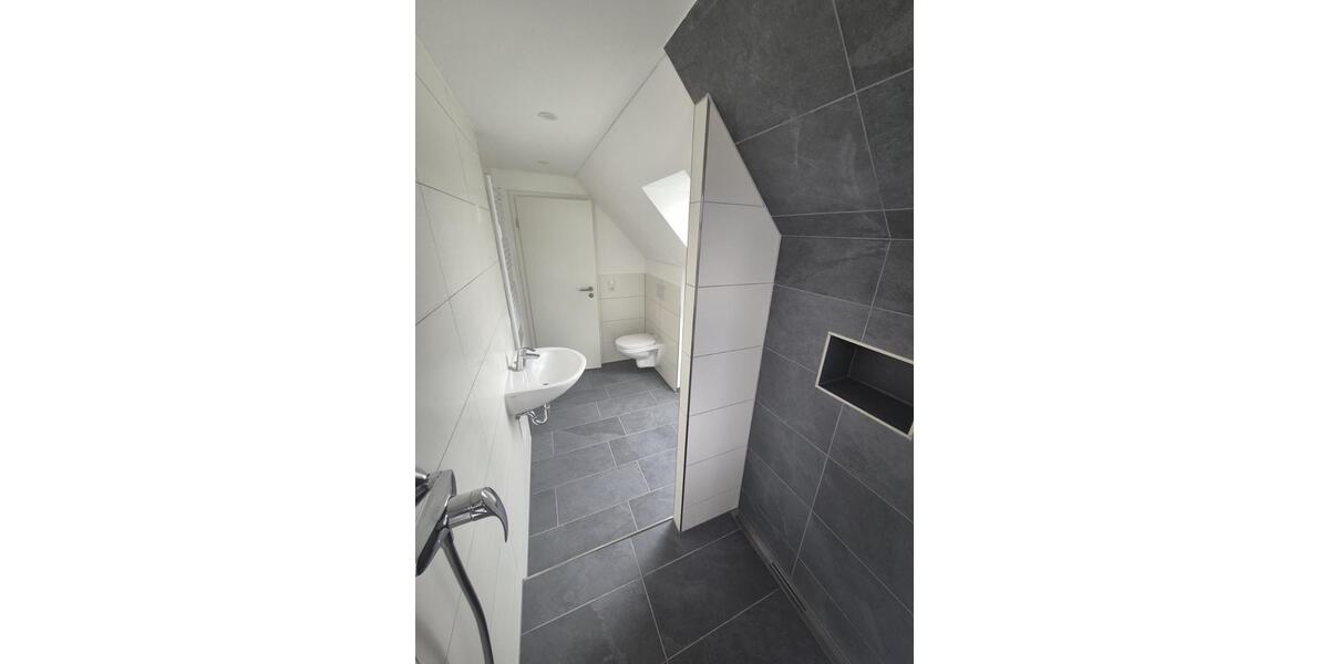 Dachgeschoßwohnung Limbach-Oberfrohna Oberfrohna - 3 Zimmer, 58 m&sup2;, 390&euro; | Angebot:26396288