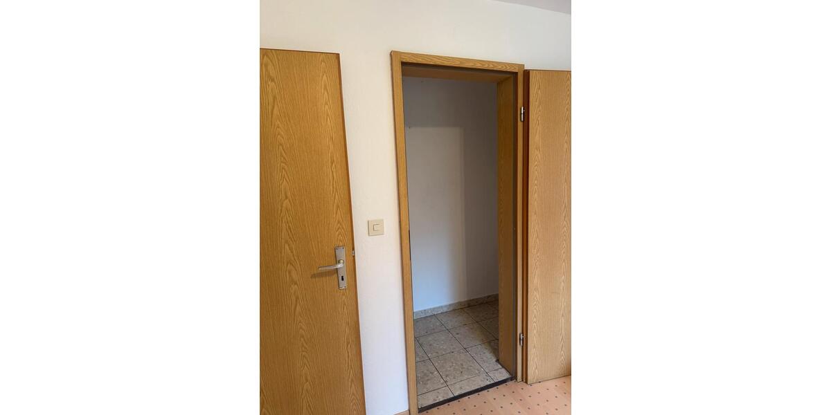 Erdgeschoßwohnung Furth im Wald - 4 Zimmer, 135 m&sup2;, 990&euro; | Angebot:24995884