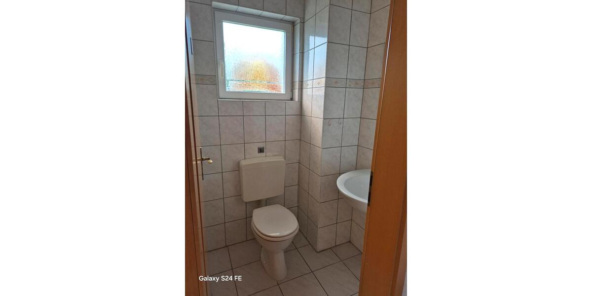 Dachgeschoßwohnung Ehringshausen - 4 Zimmer, 110 m&sup2;, 1.200&euro; | Angebot:24650386