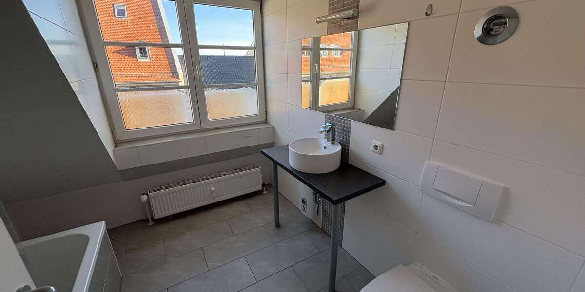 Etagenwohnung Zwickau Mitte-Nord - 2 Zimmer, 65 m&sup2;, 430&euro; | Angebot:25282042