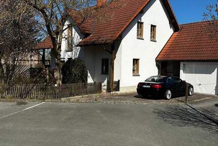 Haus Bayreuth Oberkonnersreuth - 5 Zimmer, 185 m&sup2;, 1.800&euro; | Angebot:24775327