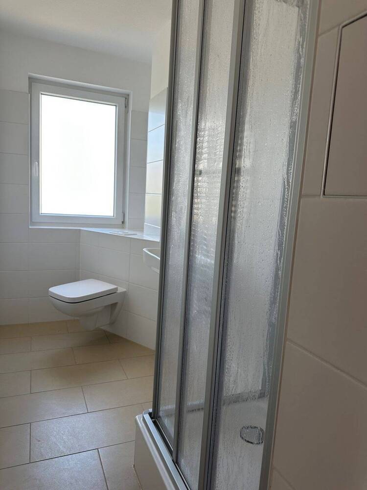 **MODERNISIERTE 3 Zimmer Wohnung MIT BALKON UND NEUEM WANNENBAD**