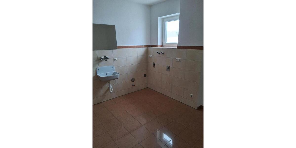 Etagenwohnung Oberviechtach - 2 Zimmer, 115 m&sup2;, 700&euro; | Angebot:24658291