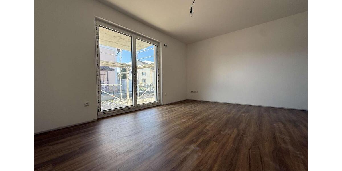 Erdgeschoßwohnung Schwarzenfeld - 4 Zimmer, 128 m&sup2;, 1.290&euro; | Angebot:25930020