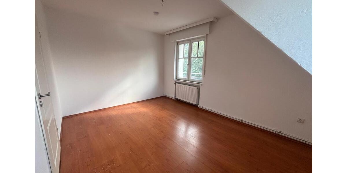 Etagenwohnung Lage - 3 Zimmer, 65 m&sup2;, 575&euro; | Angebot:26678027