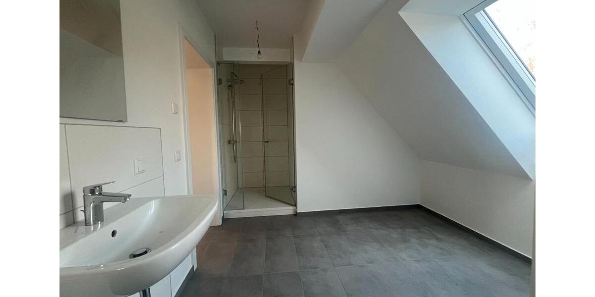 Dachgeschoßwohnung Tirschenreuth - 3 Zimmer, 81 m&sup2;, 760&euro; | Angebot:26631640