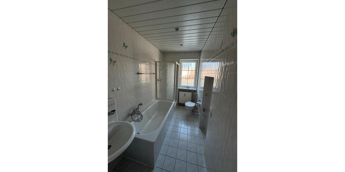 Erdgeschoßwohnung Colditz - 4 Zimmer, 90 m&sup2;, 590&euro; | Angebot:17732117