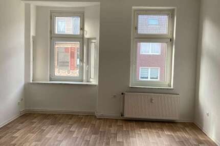 Wohnung Duisburg Hochfeld - 3 Zimmer, 95 m&sup2;, 810&euro; | Angebot:27093546