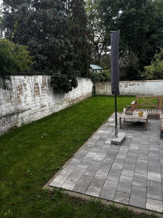 Ruhige Erdgeschosswohnung mit Garten u. Küche. Energiesparhaus 3 zimmer