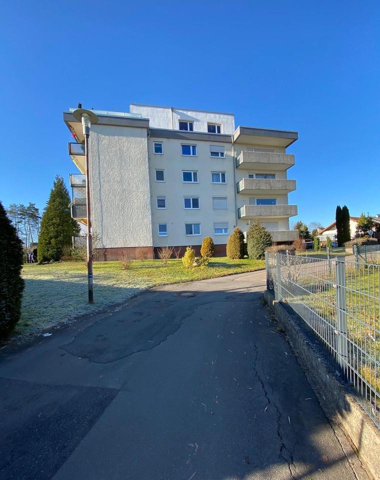 Modanisierte 3 Zimmer - Wohnung mit Balkon