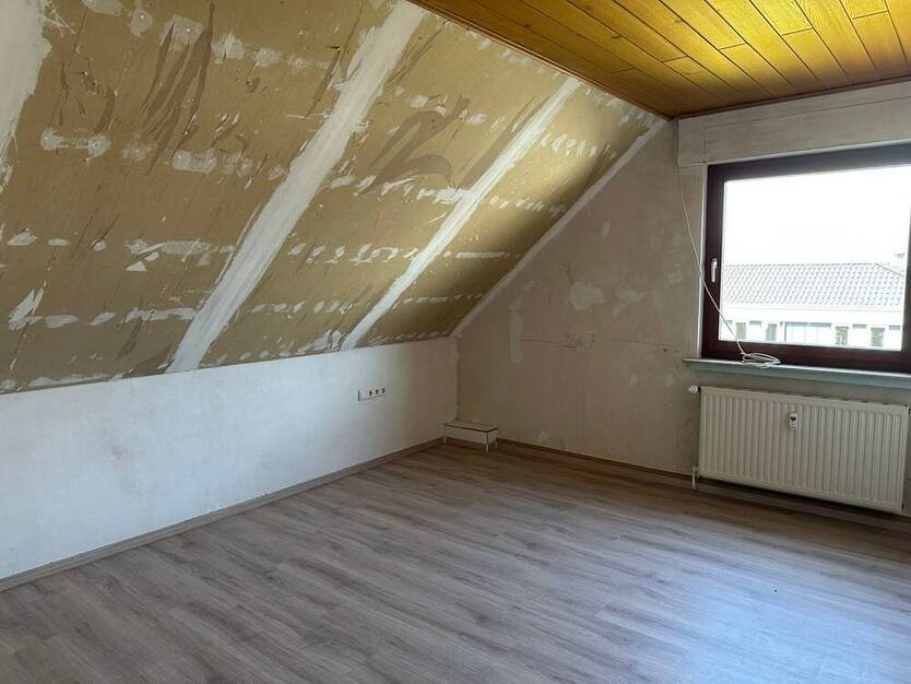 Dachgeschoß mit herrlichem Blick ins Bergisch Land mit Balkon
