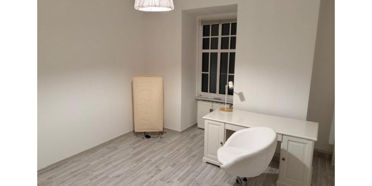 Dachgeschoßwohnung Greifswald - 6 Zimmer, 150 m&sup2;, 300&euro; | Angebot:22928076