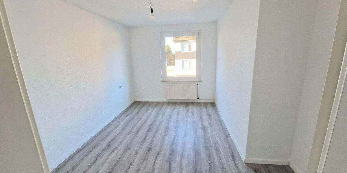 Etagenwohnung Deensen - 2 Zimmer, 63 m&sup2;, 295&euro; | Angebot:24891695
