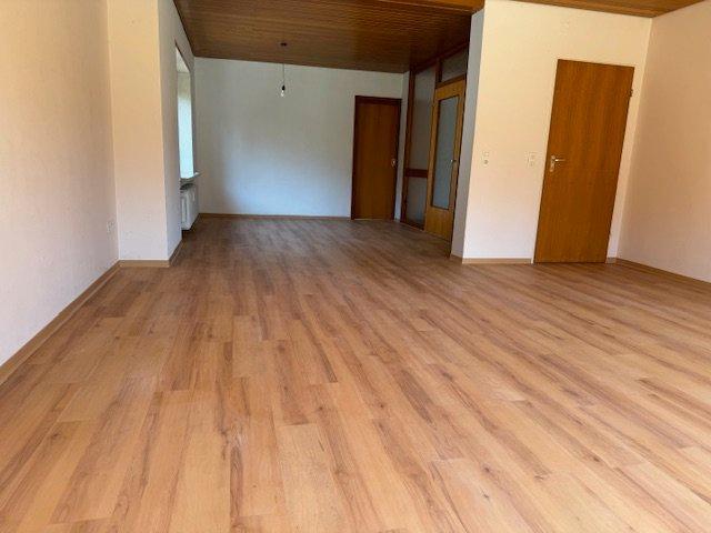 Etagenwohnung Neustadt an der Aisch - 4 Zimmer, 120 m&sup2;, 1.115&euro; | Angebot:26705045