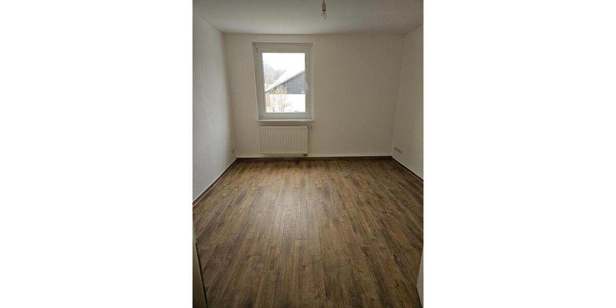 Etagenwohnung Dippoldiswalde - 3 Zimmer, 61 m&sup2;, 430&euro; | Angebot:24891374
