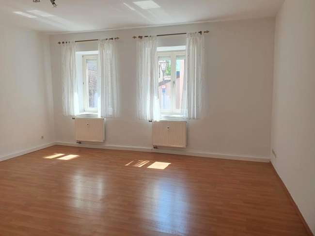 Etagenwohnung Burglengenfeld - 2 Zimmer, 76 m&sup2;, 532&euro; | Angebot:26255951