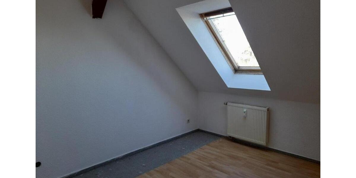 Dachgeschoßwohnung Pegau - 2 Zimmer, 52 m&sup2;, 290&euro; | Angebot:25533205