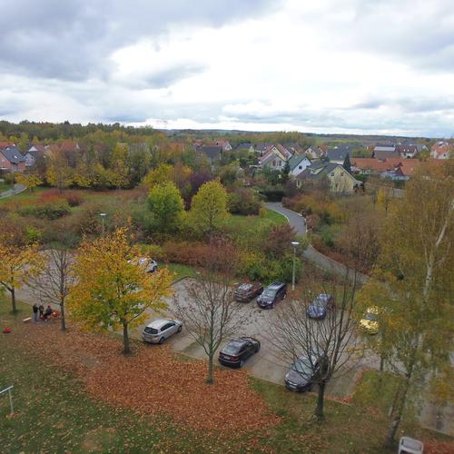 Mit dem Aufzug in die Familienwohnung zimmer