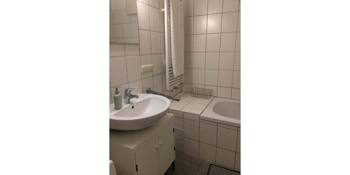 Helles WG-Zimmer in einer 2er WG in der Bayreuther Innenstadt 3 zimmer
