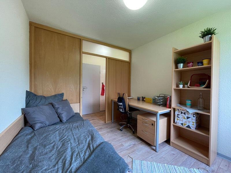 Zwischenmiete Möblierts Zimmer von 109 bis 110