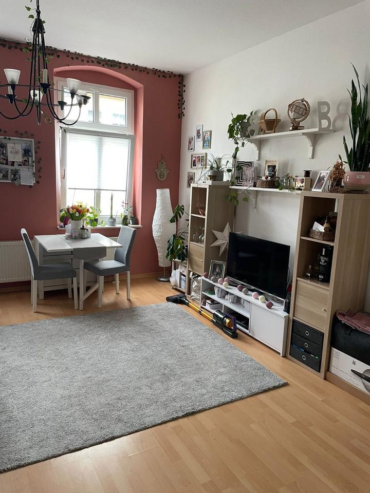 schöne 2 Raum Wohnung mit Balkon und Küche