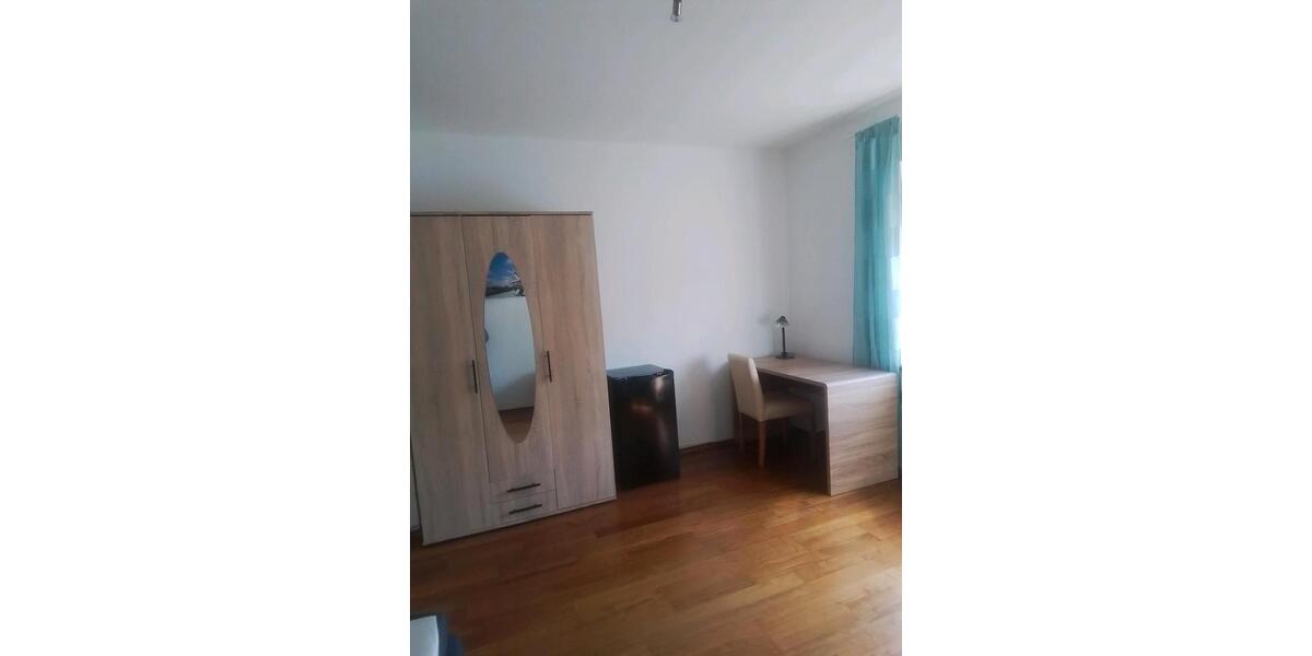 Etagenwohnung Langenpreising - 1 Zimmer, 16 m&sup2;, 500&euro; | Angebot:25971870