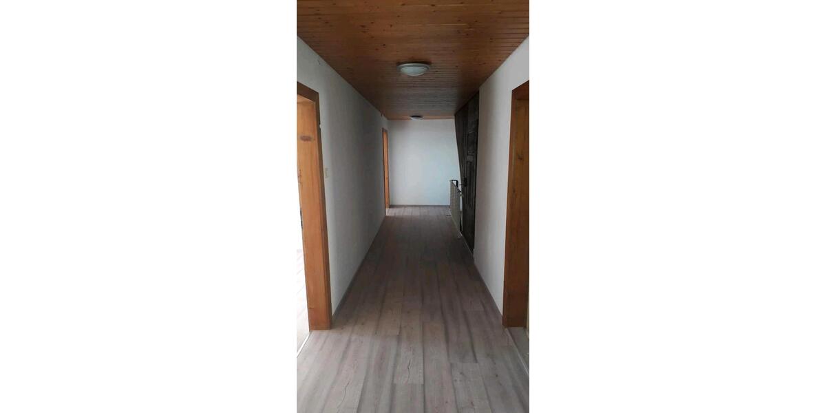 Etagenwohnung Hauzenberg - 6 Zimmer, 150 m&sup2;, 990&euro; | Angebot:26024626