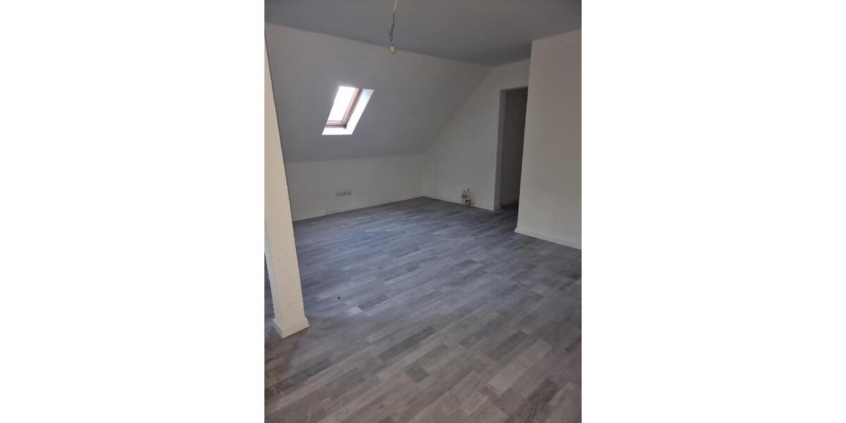 Dachgeschoßwohnung Werdohl - 2 Zimmer, 50 m&sup2;, 350&euro; | Angebot:25049478