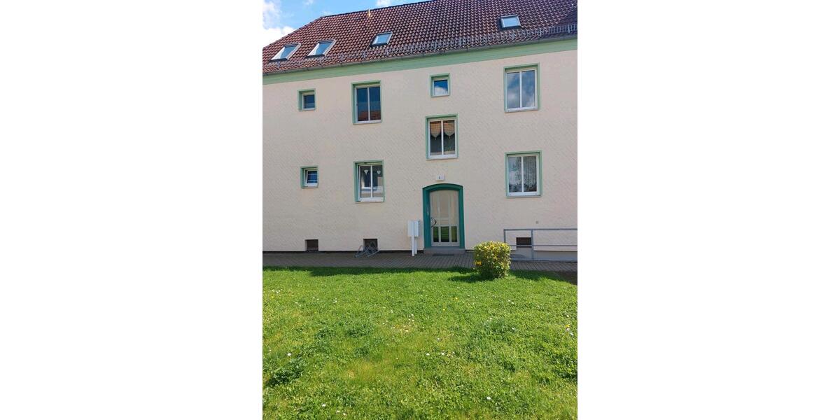 Etagenwohnung Böhlen - 4 Zimmer, 65 m&sup2;, 490&euro; | Angebot:26536093