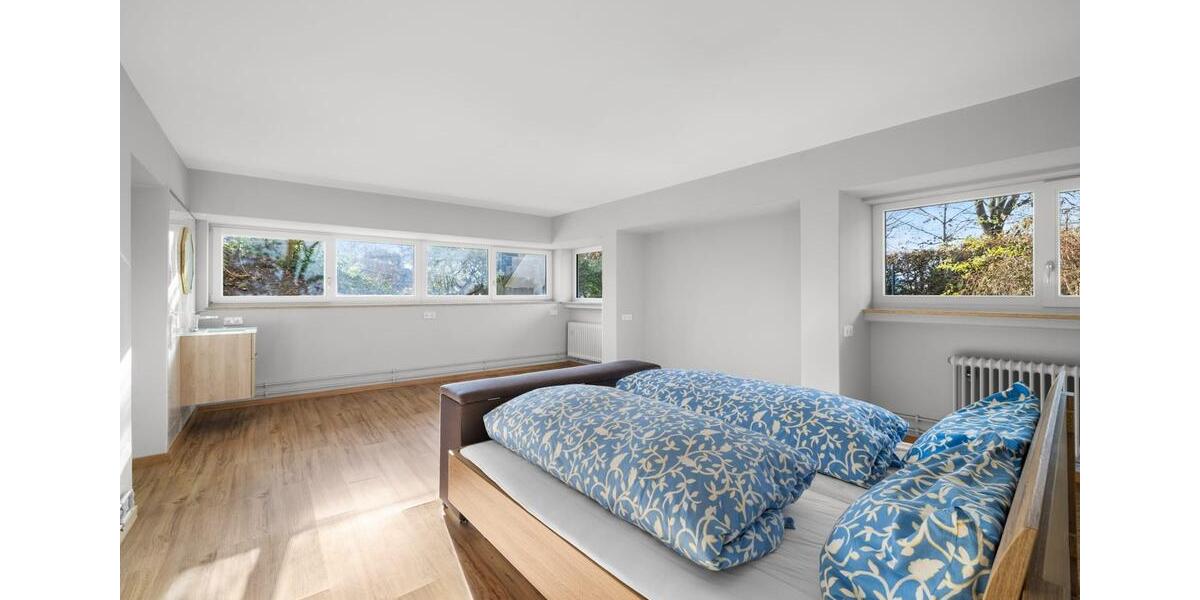 Gartenliebhaber aufgepasst: exklusives EFH mit einzigartigem Garten und Pool in Neusäß-Westheim 6 zimmer