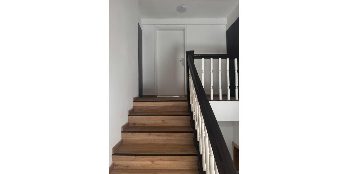 Dachgeschoßwohnung Neustadt bei Coburg - 3 Zimmer, 85 m&sup2;, 700&euro; | Angebot:24754374