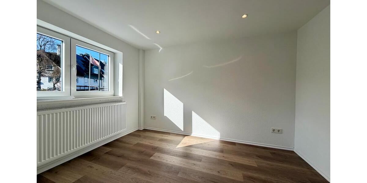 Etagenwohnung Siegen Kaan-Marienborn - 5 Zimmer, 122 m&sup2;, 1.000&euro; | Angebot:26005610